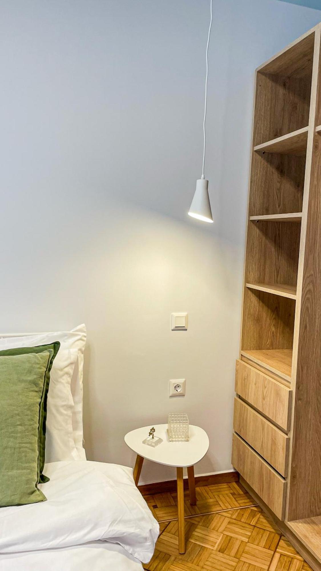 Apartment Near Metro + Port Piraeus Bagian luar foto