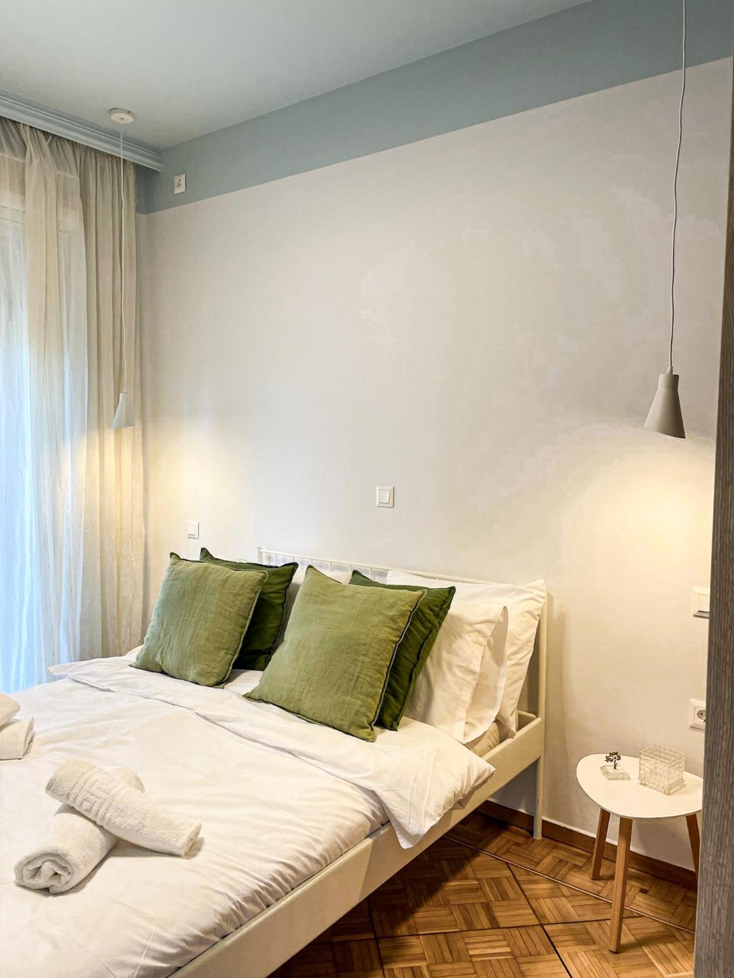 Apartment Near Metro + Port Piraeus Bagian luar foto