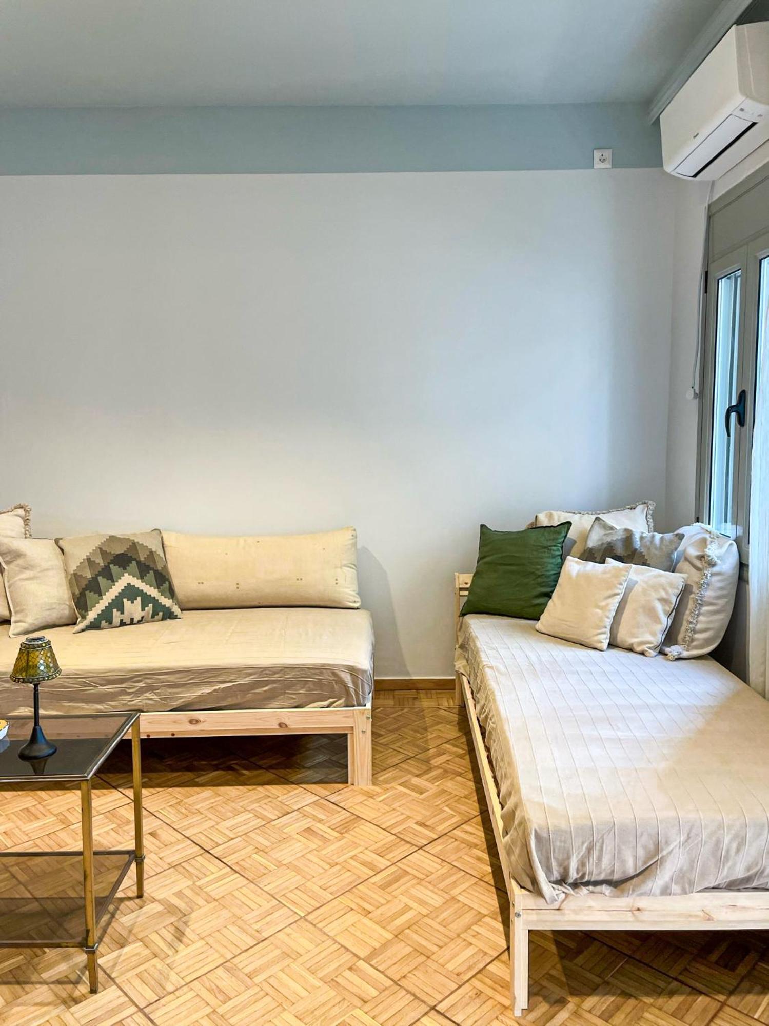 Apartment Near Metro + Port Piraeus Bagian luar foto