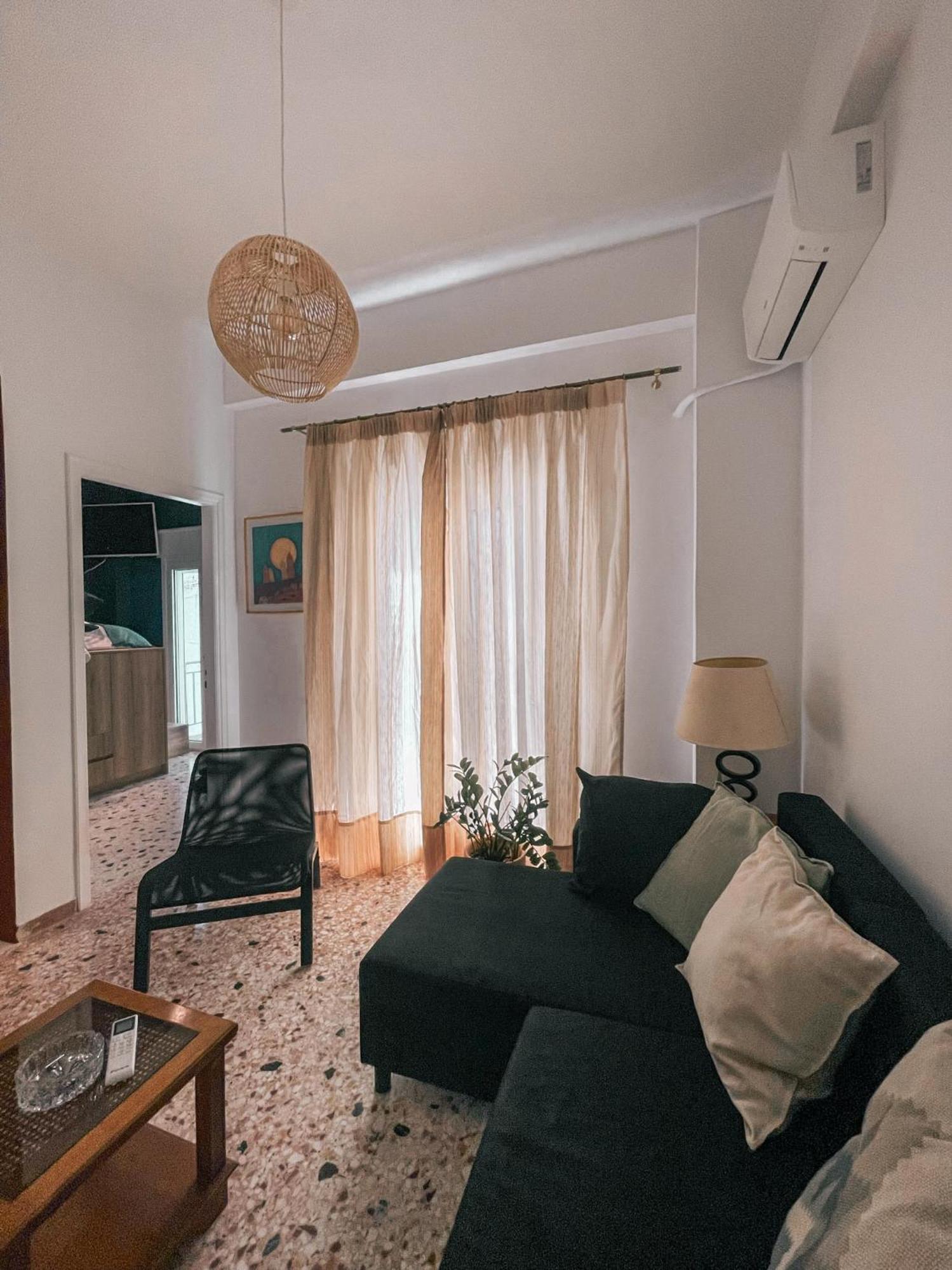 Apartment Near Metro + Port Piraeus Bagian luar foto