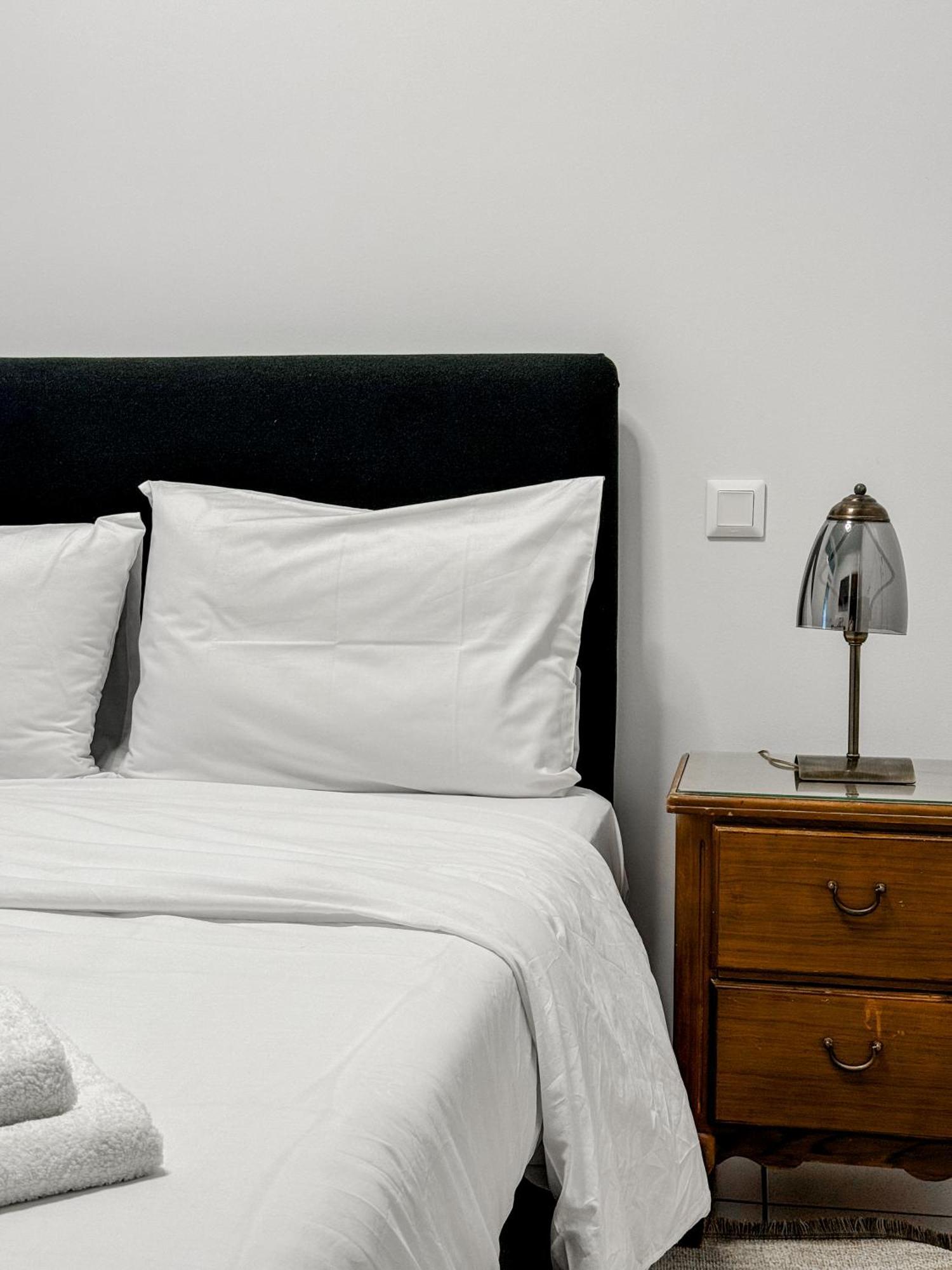 Apartment Near Metro + Port Piraeus Bagian luar foto